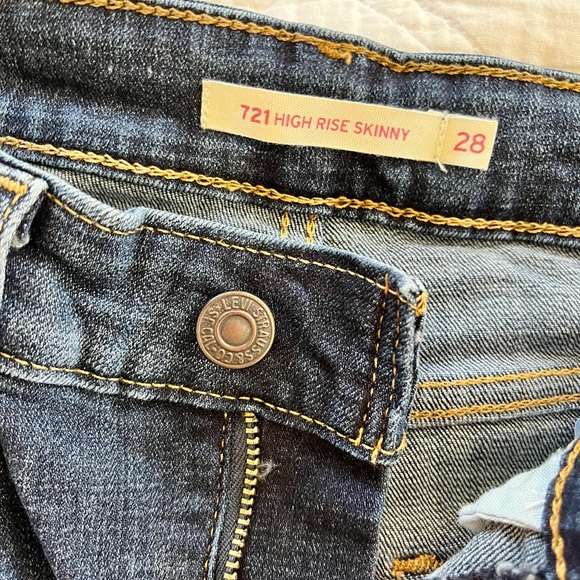 Levi’s 721 High Rise Skinny - Picture 3 of 4
